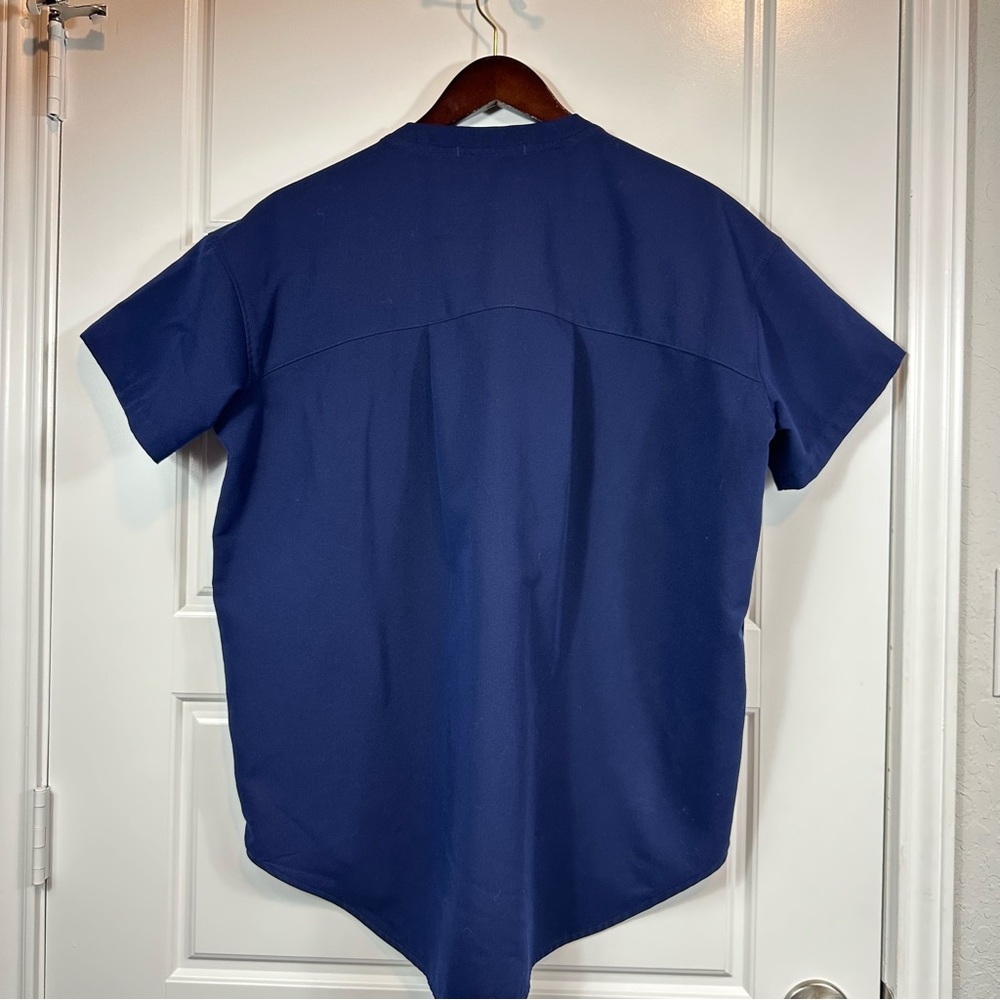 Figs Technical Collection 3-Pocket Design Medical Uniform Scrub Top Size Medium - Picture 5 of 7